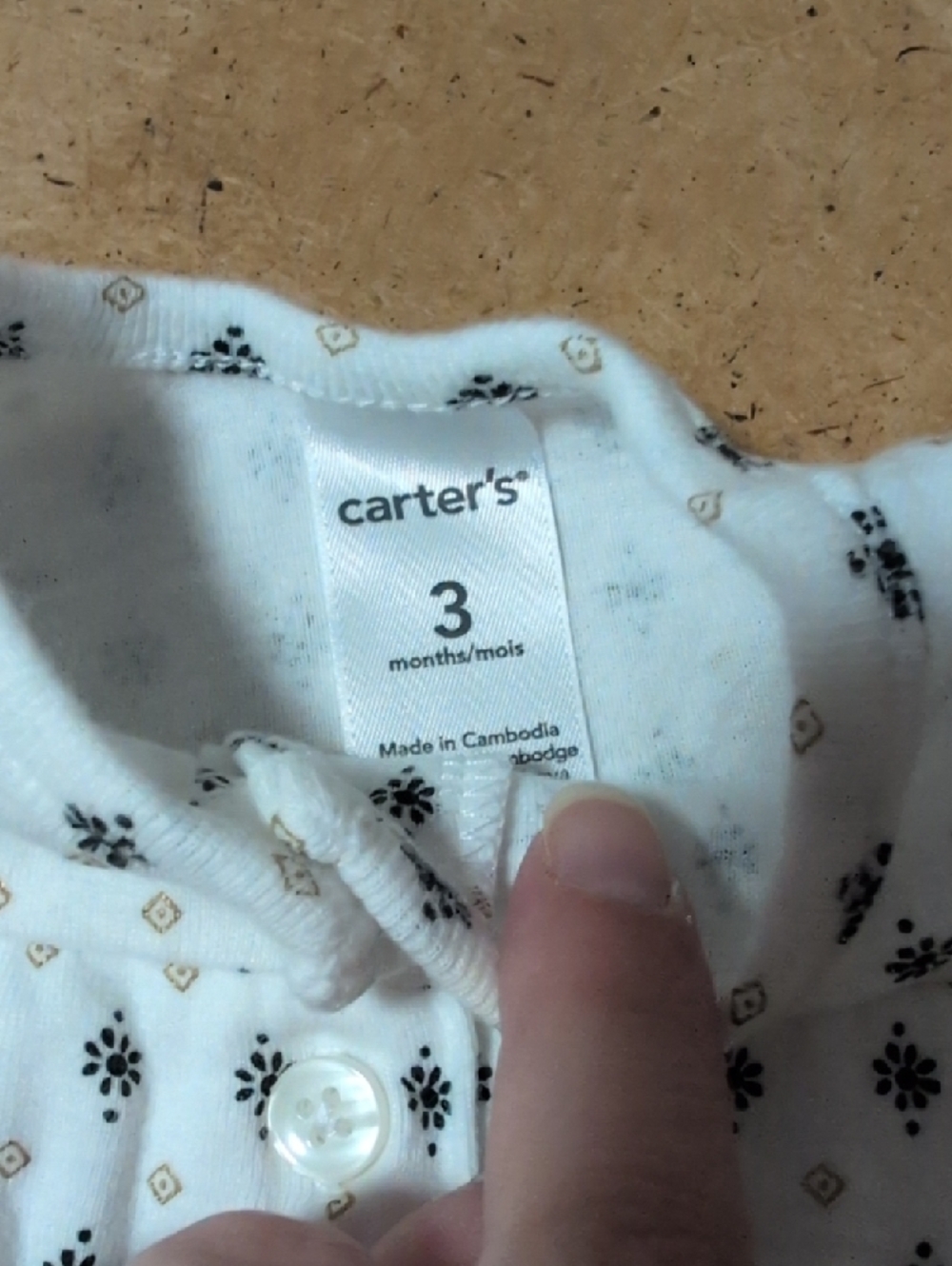 ❤️‍🔥10/$10❤️‍🔥 GUC Baby Girls Carters Multi Print Long Sleeve Shirt Size 3M - Picture 2 of 2